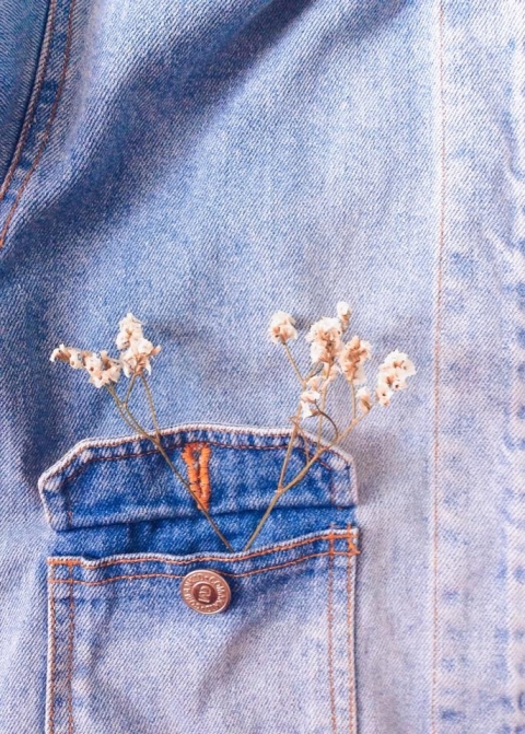 Bất chấp thanh xuân