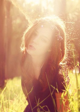 Tuổi thơ đánh mất của em và thanh xuân không tới của anh