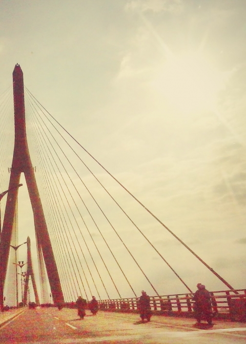 Này nắng, hãy làm mưa thôi rơi