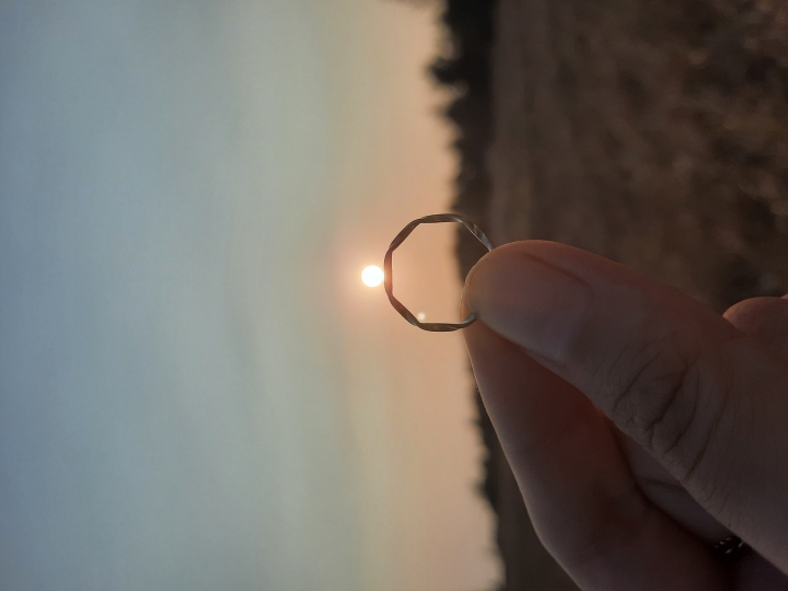 'Không lấy được nhau thời trẻ, ta sẽ lấy nhau khi goá bụa về già.'