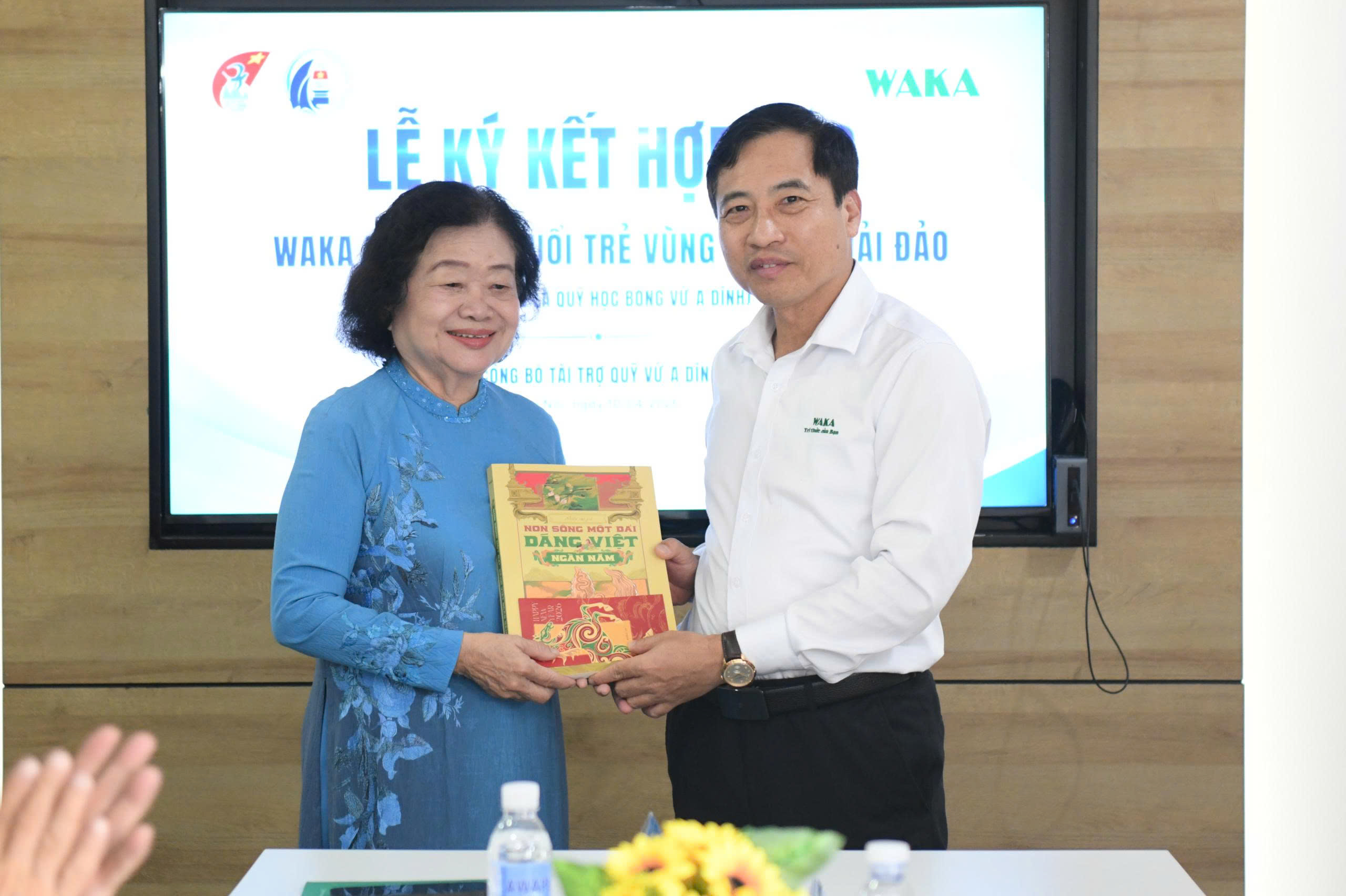 Th&uacute;c đẩy văn h&oacute;a đọc cho học sinh v&ugrave;ng cao, bi&ecirc;n giới, hải đảo