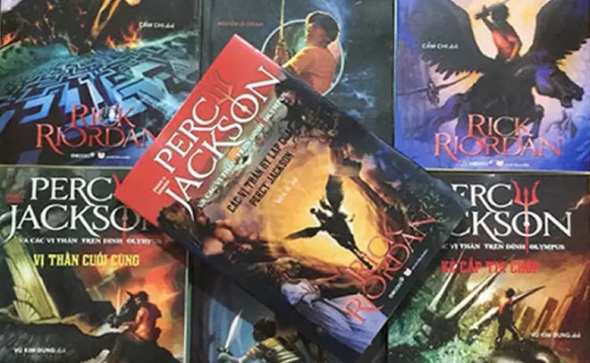 10 Bộ truyện giả tưởng hay nhất từng được xuất bản