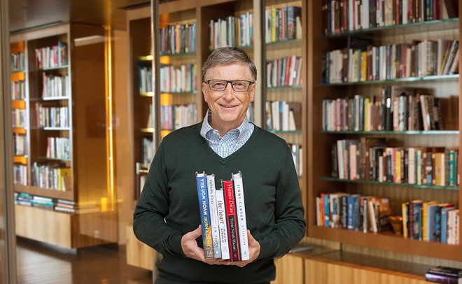 Tủ sách của các tỷ phú USD Bill Gate, Buffett, có gì?