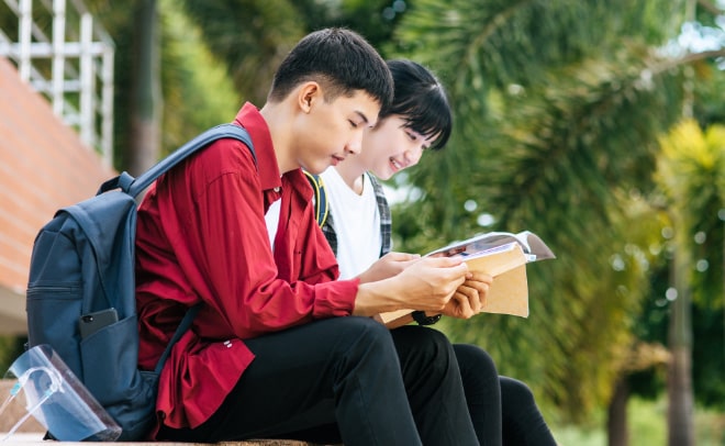 Đ&aacute;nh thức niềm say m&ecirc; trong từng trang s&aacute;ch gi&aacute;o khoa