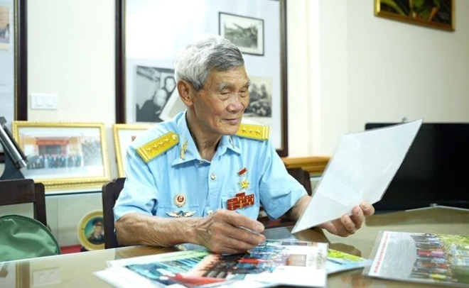 Sách Điện Biên Phủ trên không - Bản anh hùng ca dưới trời rực lửa